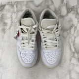 NIKE WOMEN'S SNEAKERS white red 5.5