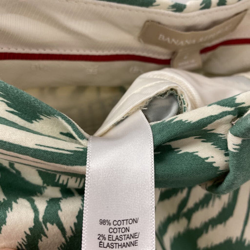 Banana Republic WOMEN'S SHORTS green cream mix 2
