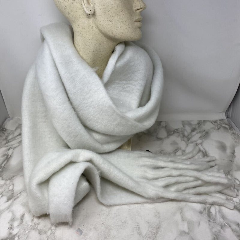 LYLA + LUXE WOMEN'S SCARF/SHAWL white