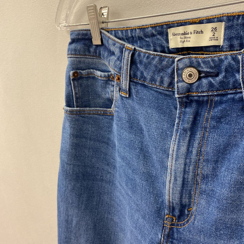 ABERCROMBIE & FITCH WOMEN'S JEANS blue S/26