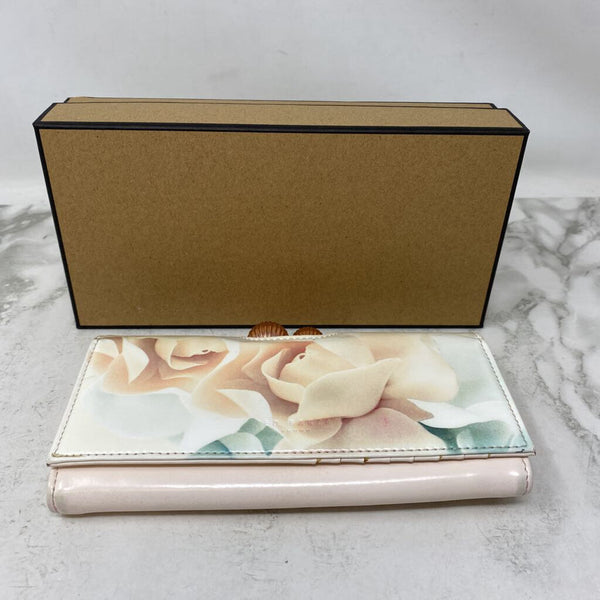 TED BAKER WOMEN'S WALLET/WRISTLET cream blush green