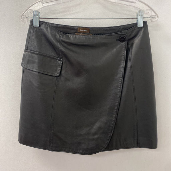 DANIER WOMEN'S SKIRT black 6