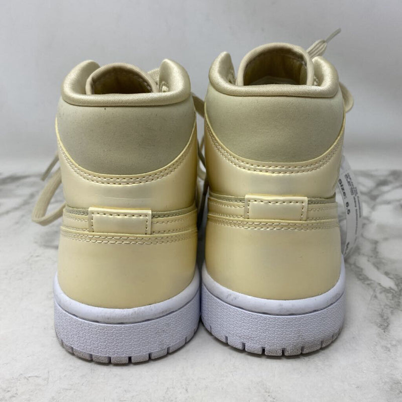 NIKE WOMEN'S SNEAKERS buttercream 6.5