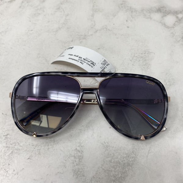 QUAY WOMEN'S SUNGLASSES grey silver