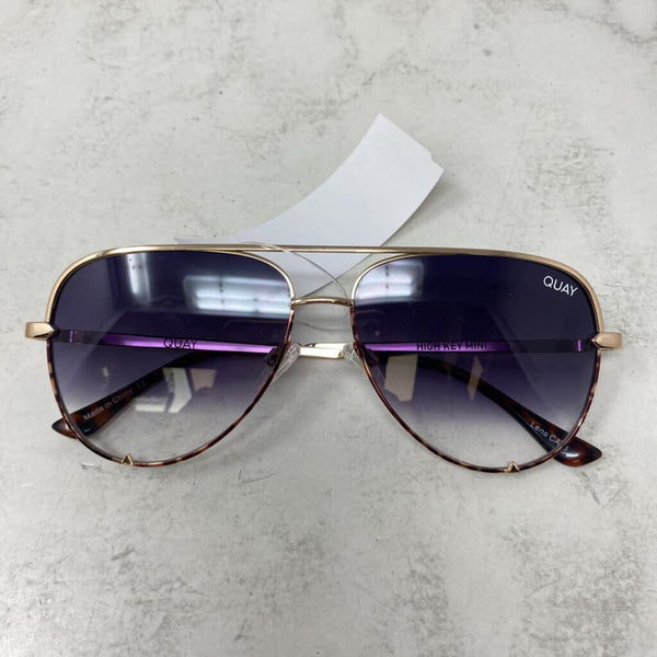 QUAY WOMEN'S SUNGLASSES gold