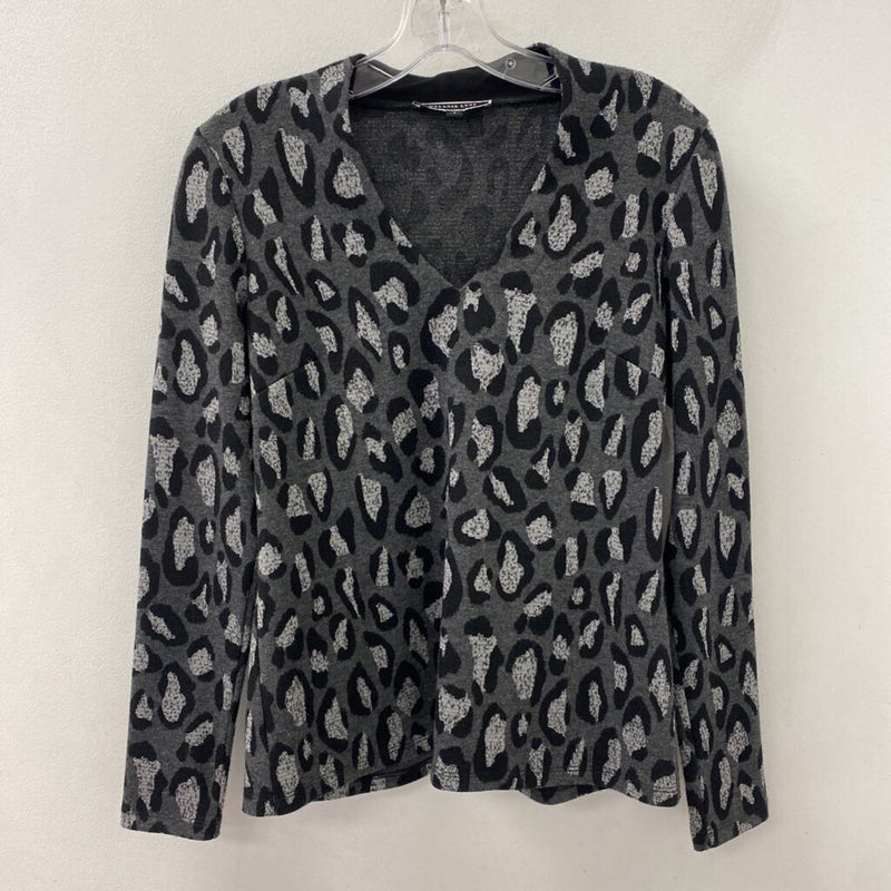 MELANIE LYNE WOMEN'S SWEATER leopard print with silver S