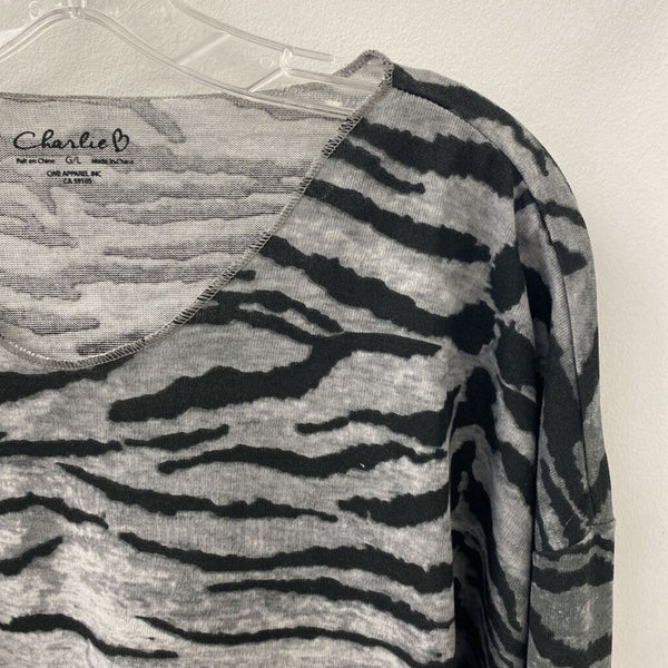CHARLIE B WOMEN'S TOP grey black animal print L