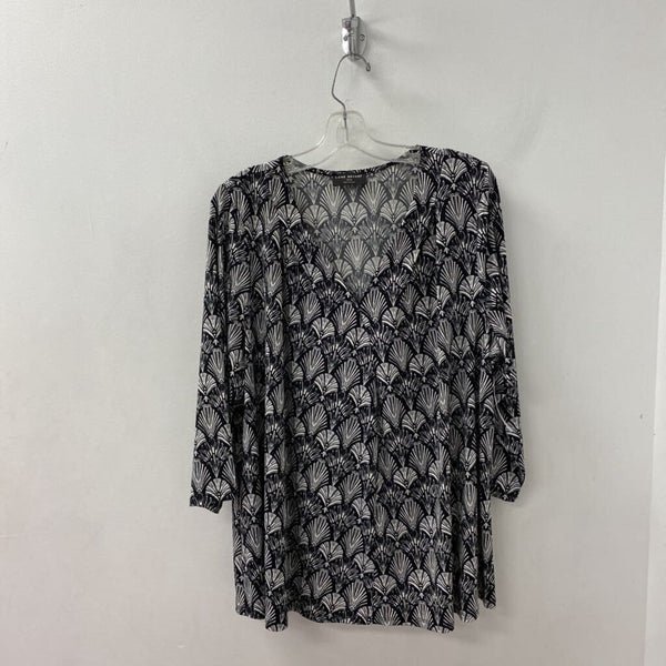 LANE BRYANT WOMEN'S PLUS TOP black white 18/20