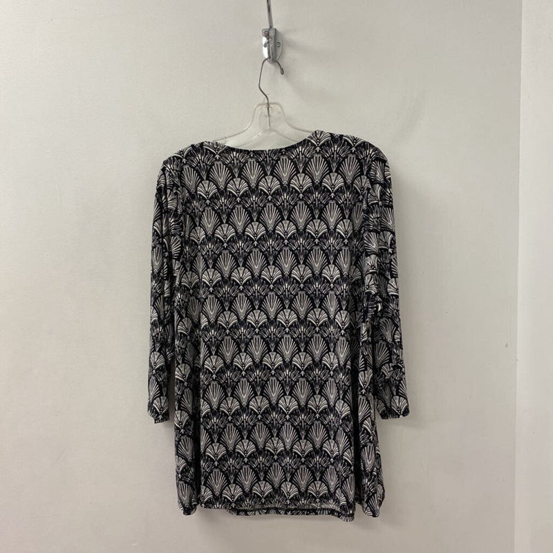 LANE BRYANT WOMEN'S PLUS TOP black white 18/20