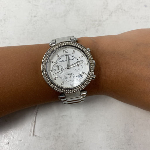 MICHAEL KORS WOMEN'S BRACELET silver
