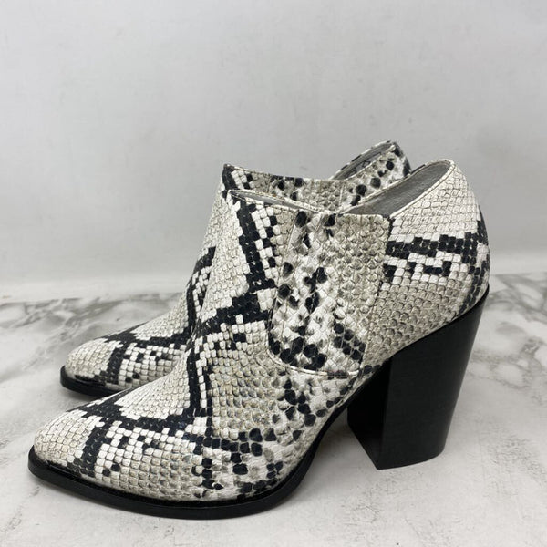 KENDALL & KYLIE WOMEN'S FOOTWEAR reptile print 7.5
