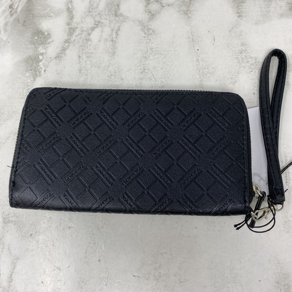 TAHARI WOMEN'S WALLET/WRISTLET black