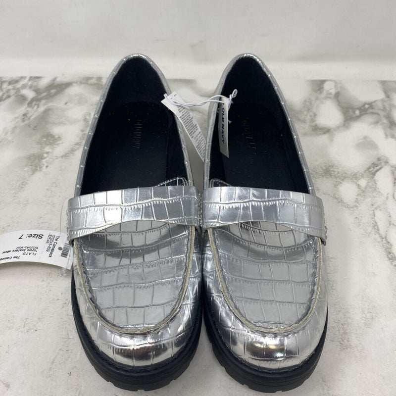OLD NAVY WOMEN'S FLATS silver 7