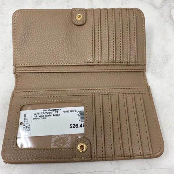 ANNE KLEIN WOMEN'S WALLET/WRISTLET beige