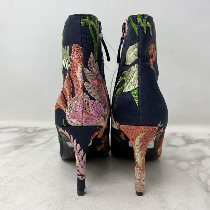 TOPSHOP WOMEN'S BOOTS navy multi 6.5