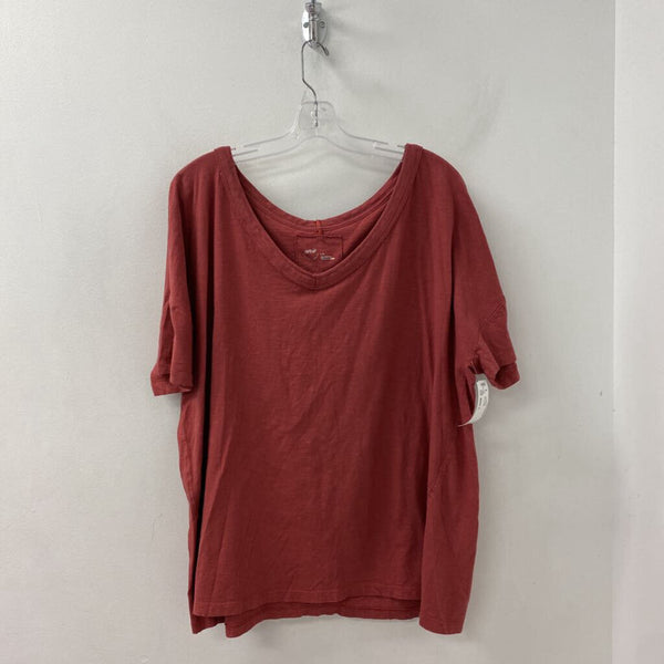 AERIE WOMEN'S T-SHIRT red L