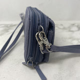 VERA BRADLEY WOMEN'S WALLET/WRISTLET grey