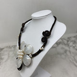 WOMEN'S NECKLACE white brown